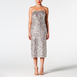 Vestido de Noche Elegante sin Tirantes con Lentejuelas, Estilo Tubo, Hasta la Rodilla, con Brillo, Diseño Sólido, Tela Satén - Product Image 3