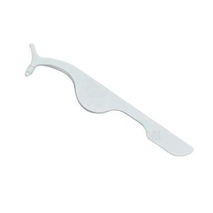 Pincettes à cils, logo personnalisé de qualité supérieure, outils de cils, en acier inoxydable, applicateur, étiquette privée en couleur rouge, 1 pièce - Product Image 1