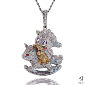 Collier en argent plaqué rhodium avec pendentif cheval à bascule animalier de dessin animé, serti de zircons, cadeau idéal pour les occasions festives - Product Image 1