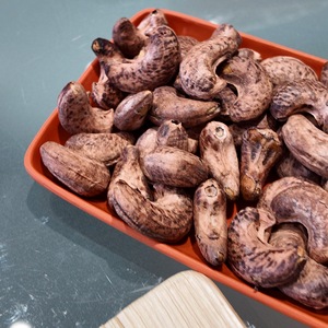 Noix de cajou salées et grillées du Vietnam, qualité W240, biologiques, qualité supérieure pour les marchés d'exportation, avec service OEM/ODM disponible - Product Image 2