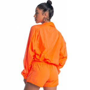 Conjunto de Chaqueta Corta y Pantalones Cortos Impermeables para Mujer, 100% Nailon, con Cuello Plegable, Chaqueta Corta Cortavientos y Pantalones Cortos de Lluvia, Dos Piezas - Product Image 3