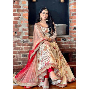 Vestidos de Noche Elegantes con Bordado Intenso y Trabajo de Lentejuelas, Parte Superior e Inferior con Dupatta - Product Image 2