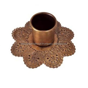 เชิงเทียนเหล็กพร้อมเงินสำหรับตกแต่งบ้านและเชิงเทียนอื่นๆ - Product Image 4