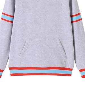 Sweat-shirt gris à col rond pour femmes de l'université, avec poches à rayures rouges et bleues, vêtements décontractés en tricot pour l'automne - Product Image 3
