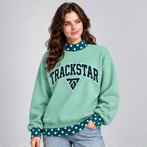 เสื้อสเวตเชิ้ตคอเต่าสีเขียวมิ้นท์สำหรับผู้หญิง แต่งลายจุดสีเขียวอมฟ้าเข้ม พร้อมลายกราฟิกสไตล์วาร์ซิตี้ แขนยาว สวมใส่สบาย แบบสั่งทำพิเศษ - Product Image 3