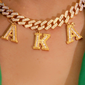 สร้อยคอคิวบาลิงค์แบบมีจี้ตัวอักษร สีทอง สีเงิน เครื่องประดับแฟชั่นสุดหรู คุณภาพพรีเมียม - Product Image 6