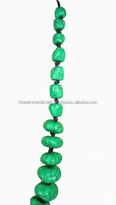 Collier en résine translucide givrée de style féerique avec finition opague Beaux bijoux parfaits pour les cadeaux et les occasions spéciales - Product Image 3