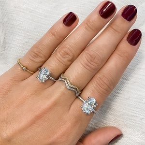 Bague de fiançailles solitaire en or 18 carats avec diamant de laboratoire ovale de luxe, 4 griffes, certifiée IGI - Product Image 2