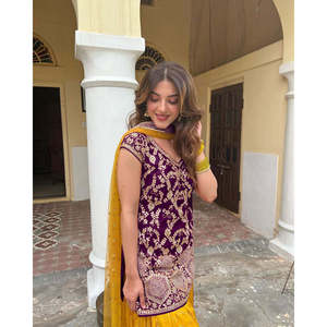 Conjunto de Top-Patiala y Dupatta de Lujo con Bordado Pesado y Lentejuelas, Talla XL - Product Image 3