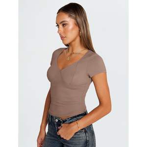 2025 Trendy Queen Mujeres Basic Y2K Camisetas Cuello en V Manga corta Slim Fit Alta calidad Transpirable Salir Tops - Product Image 5