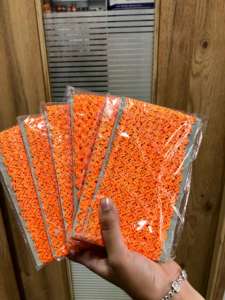 Elegante encaje dorado con diseño de zari y acabado brillante, ideal para conjuntos de boda y fiesta. - Product Image 2