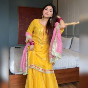 Conjunto de traje de fiesta para mujer de diseñador Top elegante con hermosa Dupatta - Product Image 2