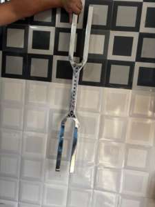 Diapason géant double extrémité 128 Hz Sound Sword de Mars International Manufacture - Product Image 4