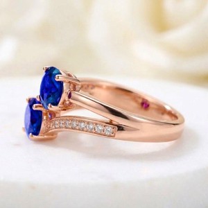 Bague de mariage en argent sterling 925 plaqué or rose avec deux pierres de saphir bleu taille ronde, double gemme, vente en gros - Product Image 2
