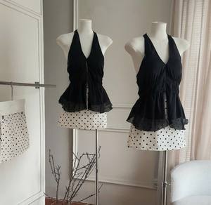 Conjunto de Moda Femenina de Alta Calidad: Camisola Negra con Volantes y Falda Midi con Estampado de Puntos. Muestra Disponible. Venta al Por Mayor. - Product Image 6