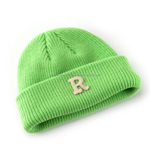 Bonnet unisexe en jacquard avec lettre R brodée de strass, style streetwear, tricoté à la machine, 100 % acrylique, taille 56-58 cm, pour adulte, hiver, décontracté - Product Image 5