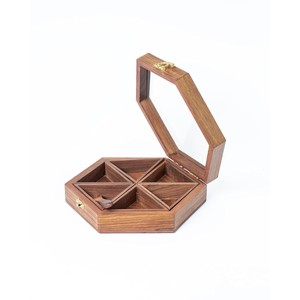 Insert de tiroir à épices moderne en bois de Sheesham écologique, avec séparateurs géométriques sculptés à la main pour la cuisine - Vente en gros - Product Image 4