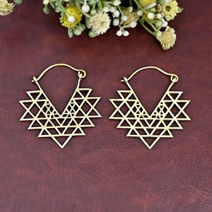 Pendientes de Latón de Alta Demanda para Artesanía Metálica, los Más Vendidos, Acabado Liso, Precio de Fábrica al Por Mayor, Artículo para Uso en Artesanía Metálica - Product Image 4