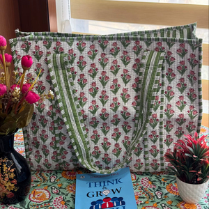 กระเป๋าโท้ทผ้าฝ้ายขนาดเล็กพิมพ์ลายบล็อกสำหรับผู้หญิง ลายดอกไม้ฤดูร้อน/ฤดูใบไม้ผลิ ปิดซิป ใช้ได้ทุกวัน เหมาะสำหรับการเดินทาง สไตล์อินเดียดั้งเดิม - Product Image 1