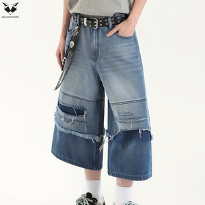 Pantalones cortos de mezclilla para hombre, holgados, azul claro, con capas, desgastados, con dobladillo sin rematar, estilo baggy, streetwear, hip hop, de pierna ancha - Product Image 5