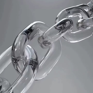 Sculpture suspendue au plafond en chaîne de résine beige, décoration à boucles entrelacées, décoration moderne pour salon, installation personnalisée - Product Image 1