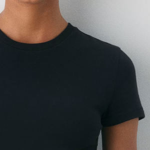 Camiseta de mujer con logo personalizado, algodón de alta calidad, lisa/casual, para impresión y distribución al por mayor, precio de fábrica con logo. - Product Image 4