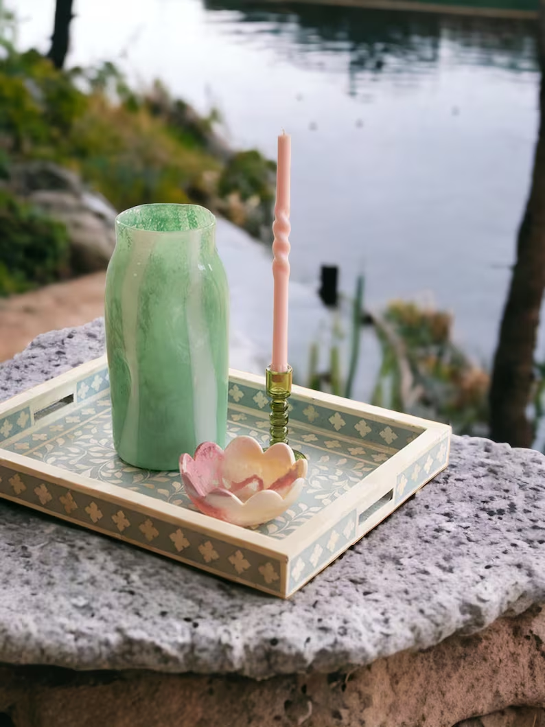 IDENTIQUE À L'IMAGE