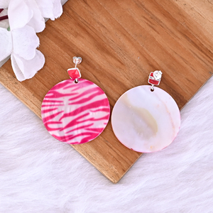 Pendientes Colgantes de Resina con Calcedonia Fucsia y Madreperla |   Plata de Ley 925 - Product Image 6