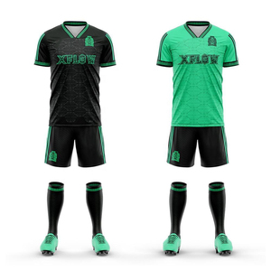 Ensembles d'uniformes de football personnalisables en gros, haute qualité, écologiques, durables, 100 % polyester, légers, respirants, imperméables - Product Image 2