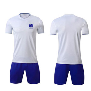Uniforme de fútbol de última tendencia diseñado para equipos que buscan comodidad y una apariencia coordinada. - Product Image 1