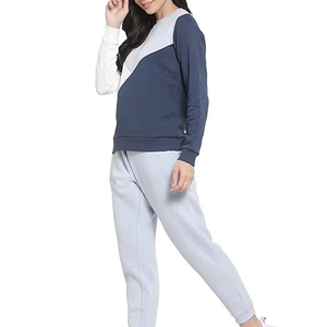 เสื้อสเวตเชิ้ตผู้หญิงสีพื้น OEM คุณภาพพรีเมียม ผลิตจากผ้าโพลีเอสเตอร์ผสมคอตตอน พิมพ์ลายสไตล์สตรีทแฟชั่น - Product Image 3