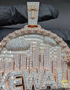 จี้เพชรแบบกำหนดเอง ดีไซน์แบบฝังเพชรเต็มรูปแบบ สไตล์ฮิปฮอป เครื่องประดับหรูหรา รูปทรงกลม พร้อมดีไซน์รูปกางเขน - Product Image 2