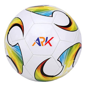 Ballon hybride au design classique, texture lisse, matériau durable, idéal pour les entraînements et les matchs. - Product Image 1
