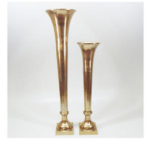 Vase floral Art Déco élégant en verre avec finition brossée pour la décoration de table à manger et de console Diwali - Product Image 4