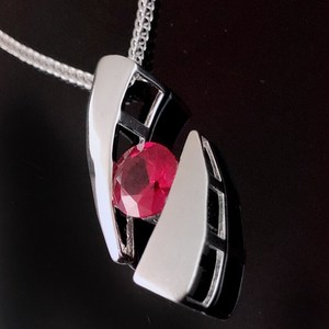 Collier Swift Design en argent sterling avec pendentif rubis rouge, pierre de naissance de juillet, cadeau pour femme pour un anniversaire de mariage - Product Image 4