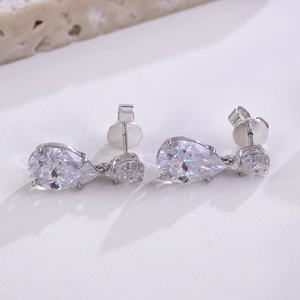 Elegantes Pendientes con Dos Diamantes en Forma de Pera, Cultivados en Laboratorio, Certificados por IGI, Color D E F, Claridad VVS VS, Oro, Oro Rosa, Oro Blanco, Plata - Product Image 2