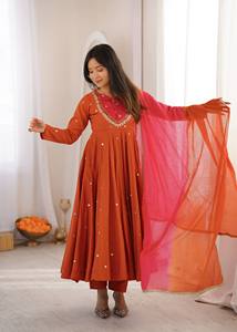 Conjunto de Salwar Kameez de Seda Verde para Mujer, con Dupatta Reversible Rosa, Estilo Tradicional Indio-Pakistaní, Casual, Largo hasta el Tobillo, Étnico - Product Image 4