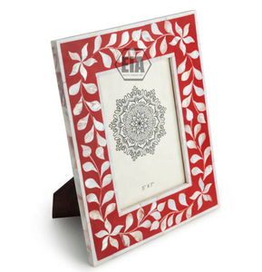 Cadre photo en résine artisanal de qualité supérieure avec une magnifique combinaison de couleurs et des couleurs personnalisées avec des puces collées à la main. - Product Image 2