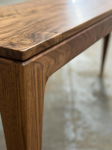 โต๊ะคอนโซลไม้สีน้ำตาลธรรมชาติ สไตล์อินดัสเทรียล ทำจากไม้มะม่วงแท้ สำหรับห้องนั่งเล่นหรือทางเดิน - Product Image 4