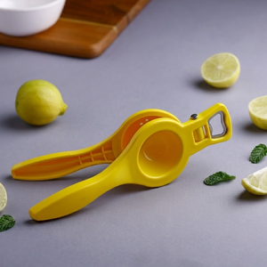 Exprimidor manual de plástico para limones con abridor de botellas incorporado, exprimidor de cítricos de doble propósito, prensa de limas, utensilio de cocina - Product Image 3