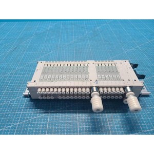 Conjunto de Válvulas Solenoides Neumáticas CKD N4E0-T51R + N4E0-Q + N3E00660-M + N4E0-Q-C + N4E0-T52 Usado Como Es, Semiconductores Legacy - Product Image 1