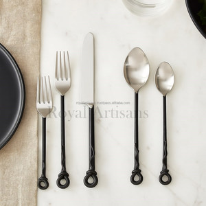 Bàn tay giả mạo Flatware Set sắt đen dao kéo cổ điển sắt muỗng mộc mạc Bộ đồ ăn handmade dao nĩa ăn Bộ dao kéo Thời Trung Cổ - Product Image 2