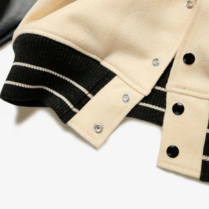 Blouson universitaire pour homme, crème et noir, manches en cuir PU, imprimé squelette, lettre I sur le devant, col rabattable, fermeture boutonnée, style automne - Product Image 4
