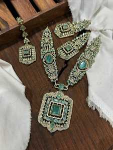 Nuevo collar de color moderno y a la moda con piedra de rubí, conjunto de aretes y tikka, aretes largos, conjunto de joyería nupcial. - Product Image 6