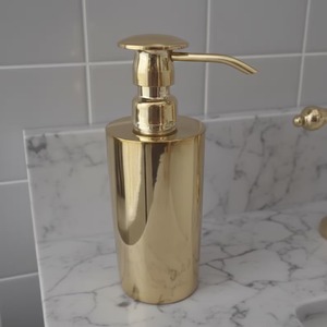 Distributeur de savon liquide en métal finition or de haute qualité, idéal pour la salle de bain et les comptoirs de lavabo, fabriqué en Inde - Product Image 5