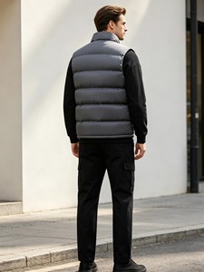 Chaleco Acolchado para Hombre, Personalizado al por Mayor, Tejido Brillante, Ligero, Acolchado, Chaqueta sin Mangas Personalizada OEM para Hombre - Product Image 2
