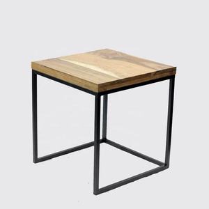 Mesa de Centro Dorada Hecha a Mano con Aspecto Elegante, Mueble de Salón en Venta, Superficie con Acabado Personalizado, Mesa de Centro Decorativa - Product Image 5