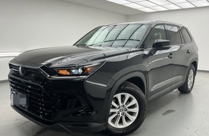 Toyota Highlander XLE AWD SUV 2024 d'occasion certifiée de luxe avec sièges en cuir et toit ouvrant - Product Image 2
