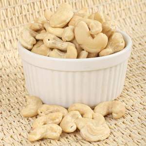 เม็ดมะม่วงหิมพานต์ขาวแบบเป็นกิวเต็มเม็ด ออร์แกนิค นำเข้าจากเวียดนาม  แบบผ่านการลวก  ขนาด W180 W240 W320  จำหน่ายแบบขายส่ง - Product Image 1