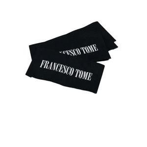 Etiqueta tejida de alta densidad con logotipo de marca personalizado, plegada al centro, para ropa de mascotas, etiquetas de tela damasco, etiqueta tejida para coser - Product Image 1